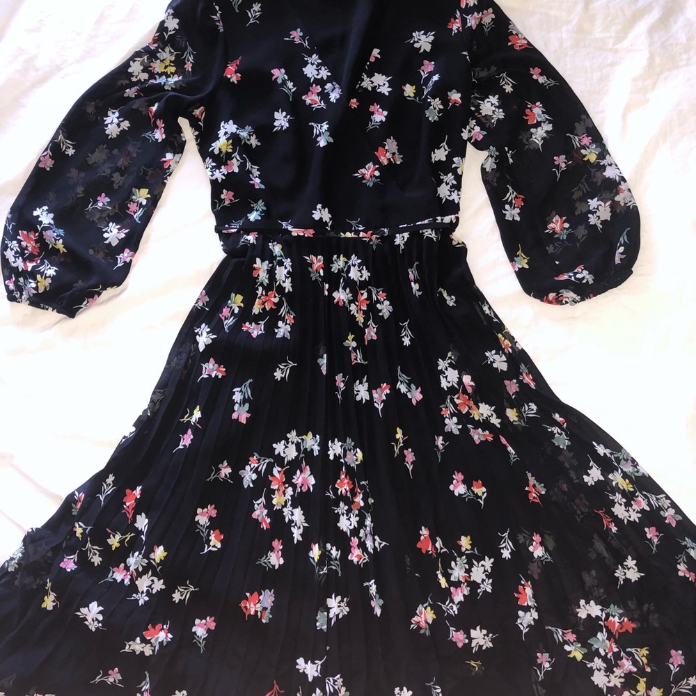 Ann Tylor Midi dress Size 4 Petite Floral Flowy A Line Black + FREE GIFT